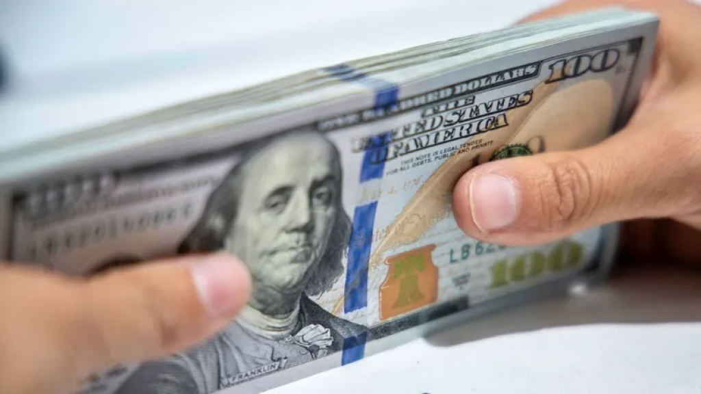 Заплатил за помощь – остался без денег и с долгами: как обманывают казахстанцев