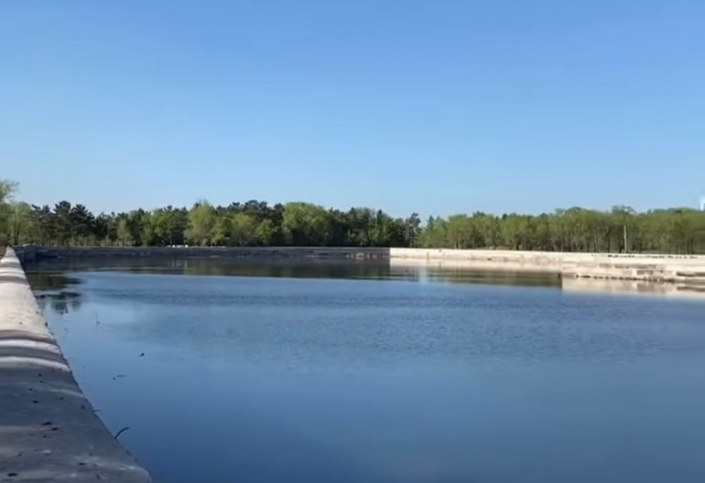 В Центральном парке Караганды продолжается благоустройство вокруг третьего озера