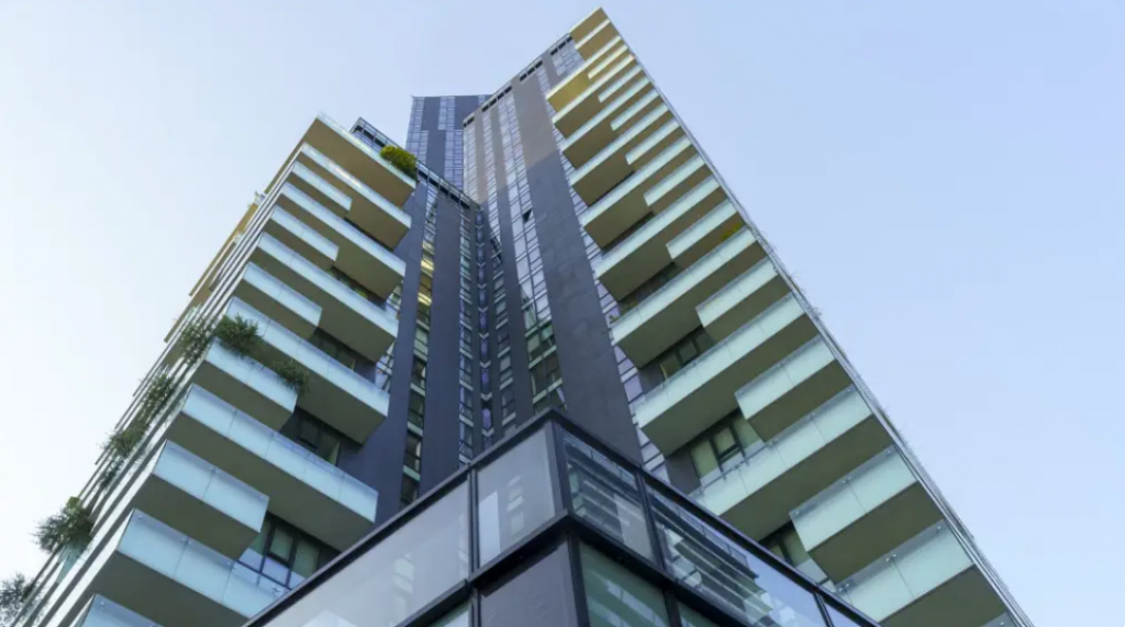 Названы регионы Казахстана с самым дорогим и самым дешевым жильем