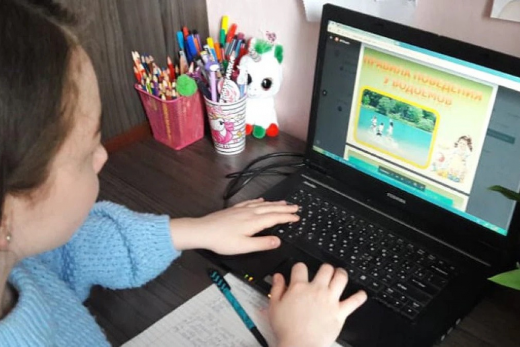 Қазақстан мектептерінде жаңа оқу жылынан бастап жасанды интеллект енгізіледі