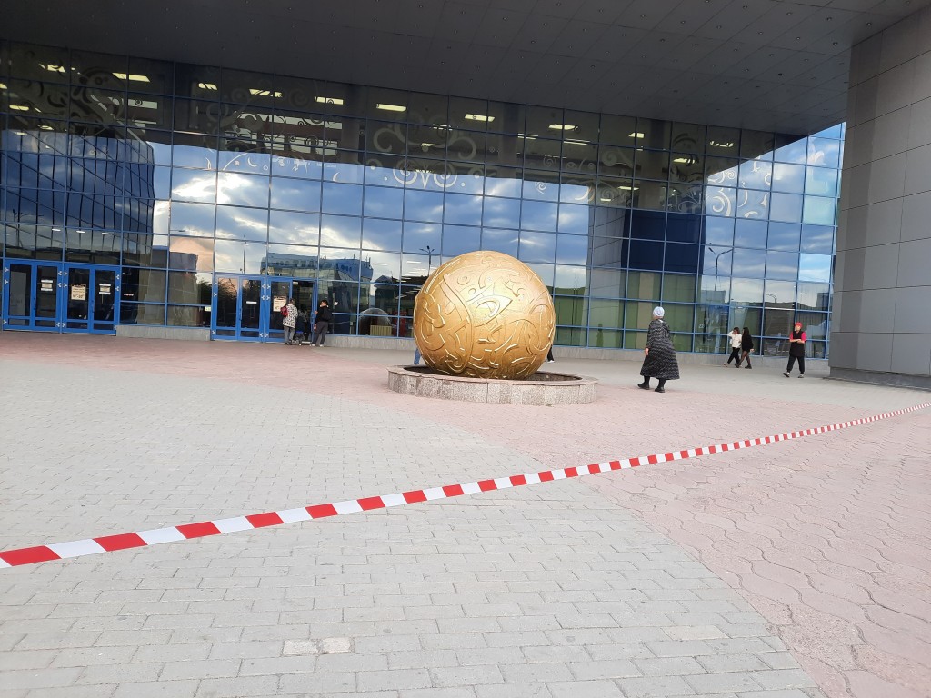 Загадочный чемодан с «бомбой» обнаружили в Караганде