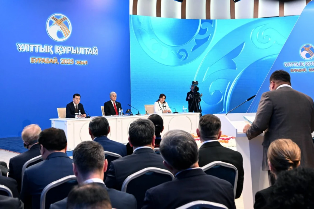 Президент елдегі алаяқтық фактілерінің артуына назар аударды