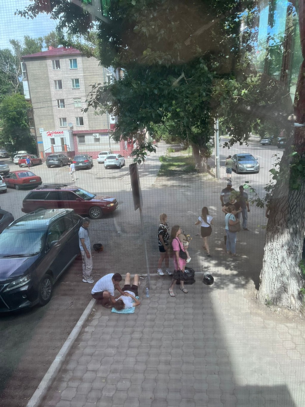 В Караганде 14-летний скутерист попал в ДТП