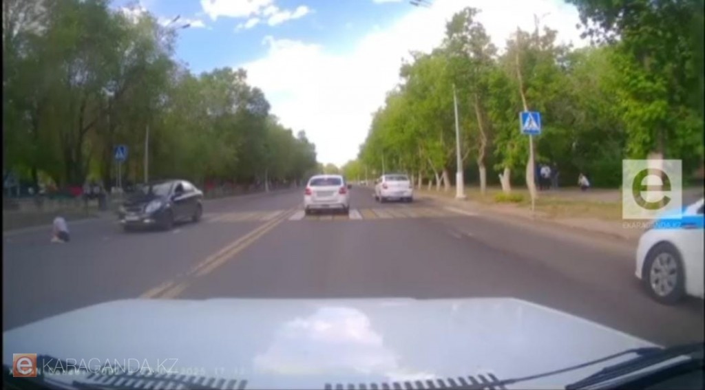 В центре Караганды водитель сбил женщину на пешеходном переходе