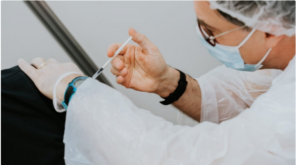 Қызған, ағып жатқан писькилердің порно видеосы