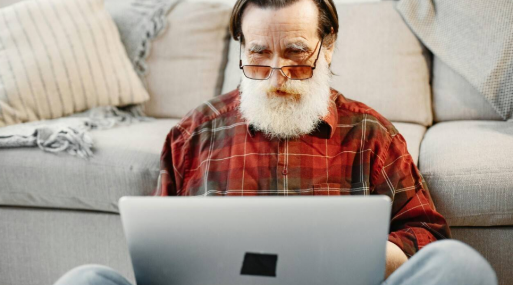 В Казахстане растёт число работающих пенсионеров