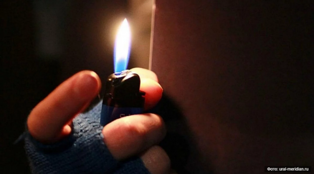 Женщина с огоньком: сельчане в Карагандинской области боятся, что соседка сожжет их заживо