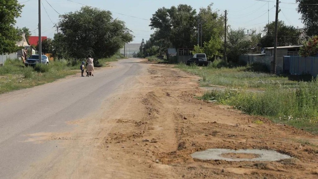В селе Доскей Бухаржырауского района продолжается реконструкция канализационных сетей