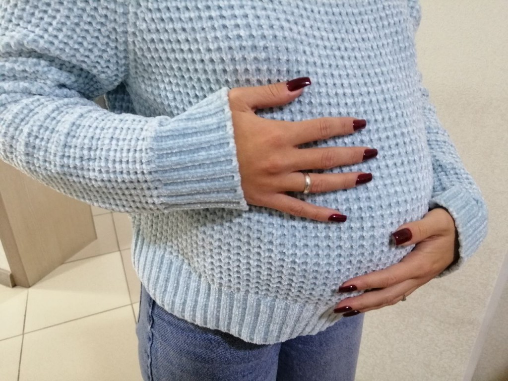 Қазақстанда тууға және бала күтіміне арналған жәрдемақылардың мөлшері аталған