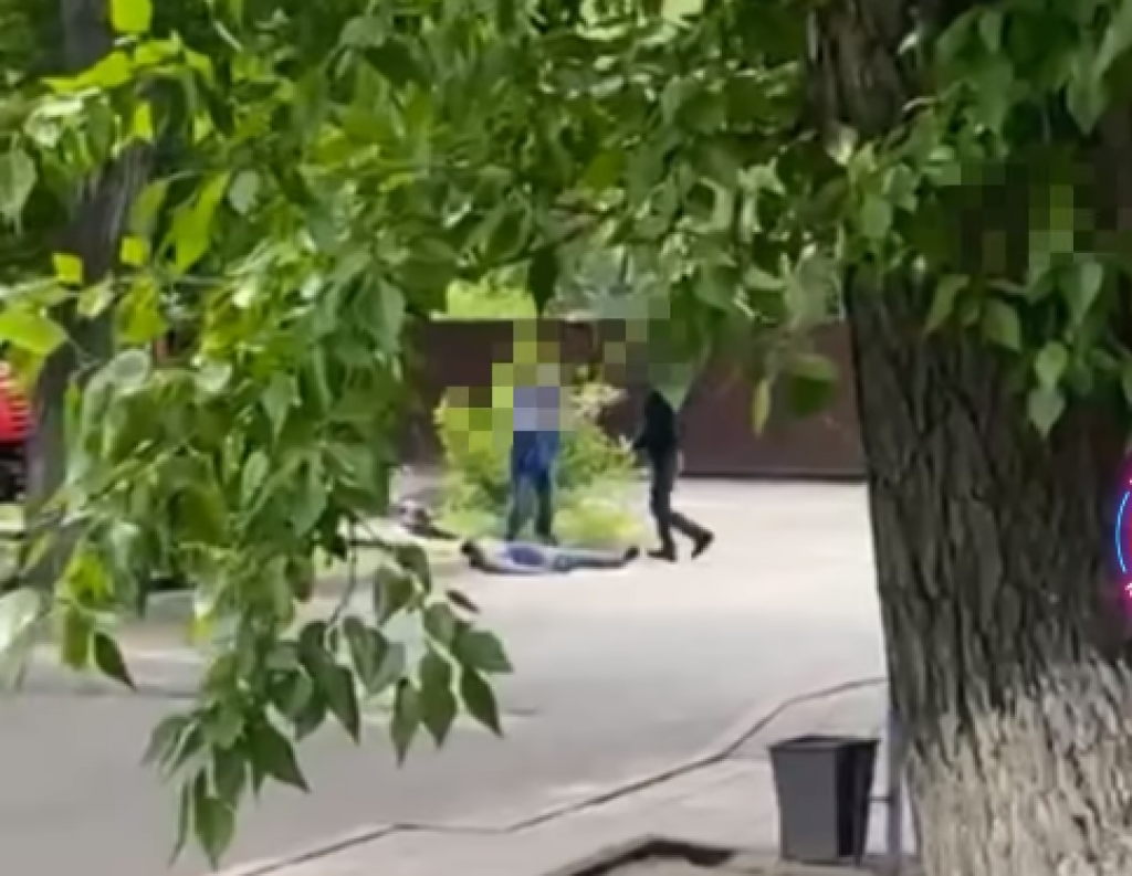 Карагандинка, которую избили из-за просьбы о 50 тенге, получила перелом основания черепа