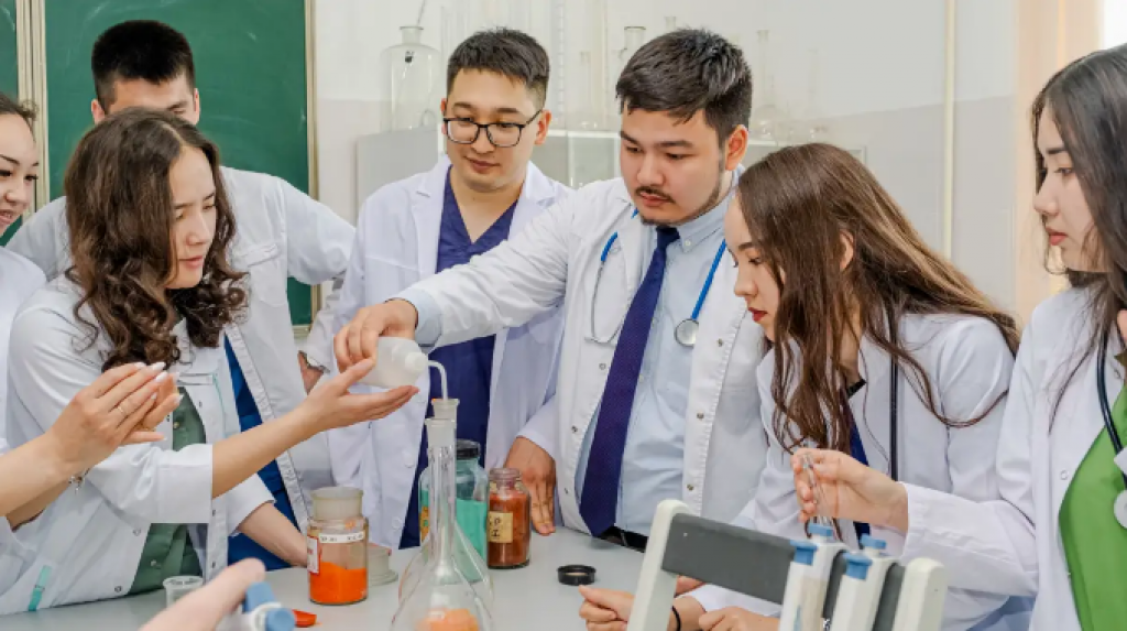 Стипендии для студентов медицинских направлений выросли на 20% в Казахстане