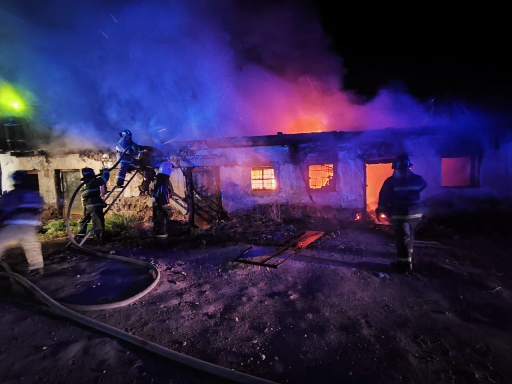 Три крупных пожара произошли в Карагандинской области за выходные