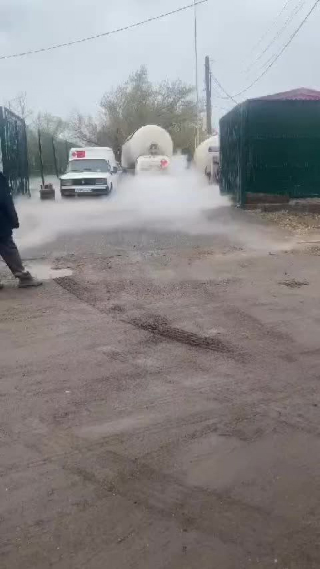 На заправке в Темиртау произошла утечка газа из газовоза