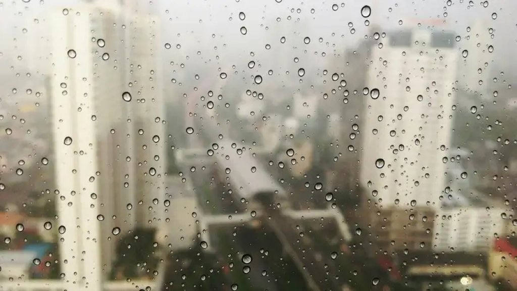 Прогноз погоды на 12 июля: сильная жара и дожди с грозами ожидаются в Казахстане