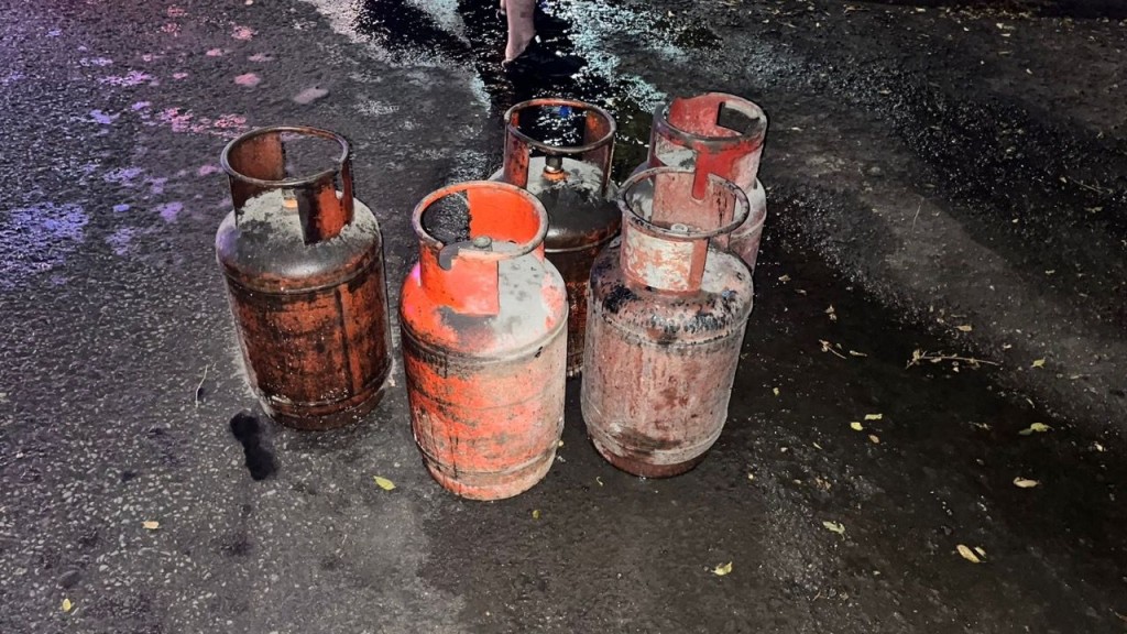 Восемь газовых баллонов изъяты при тушении пожаров в Карагандинской области за выходные