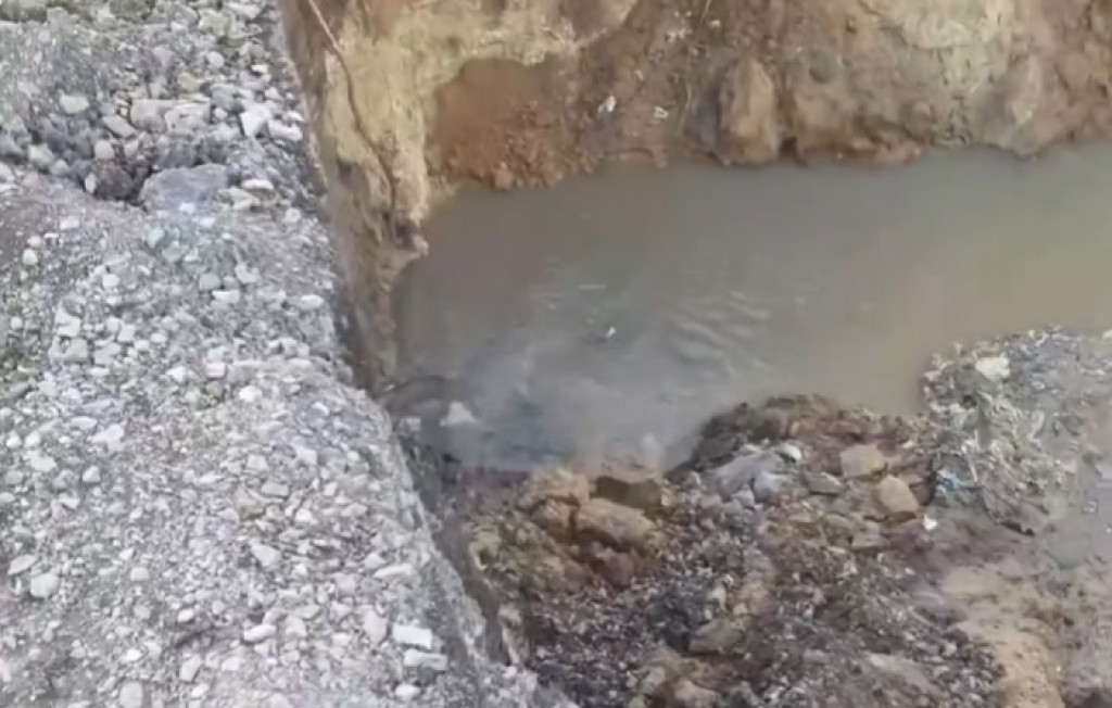 В Караганде продолжают восстанавливать канализационный коллектор в микрорайоне Восток-1