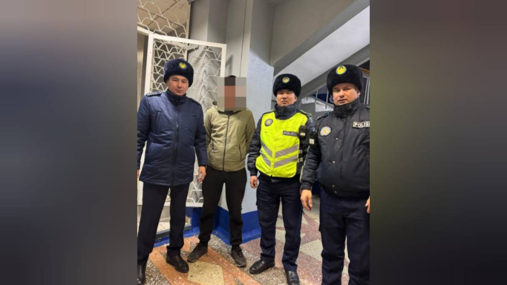 Полицейские спасли мужчину в Караганде