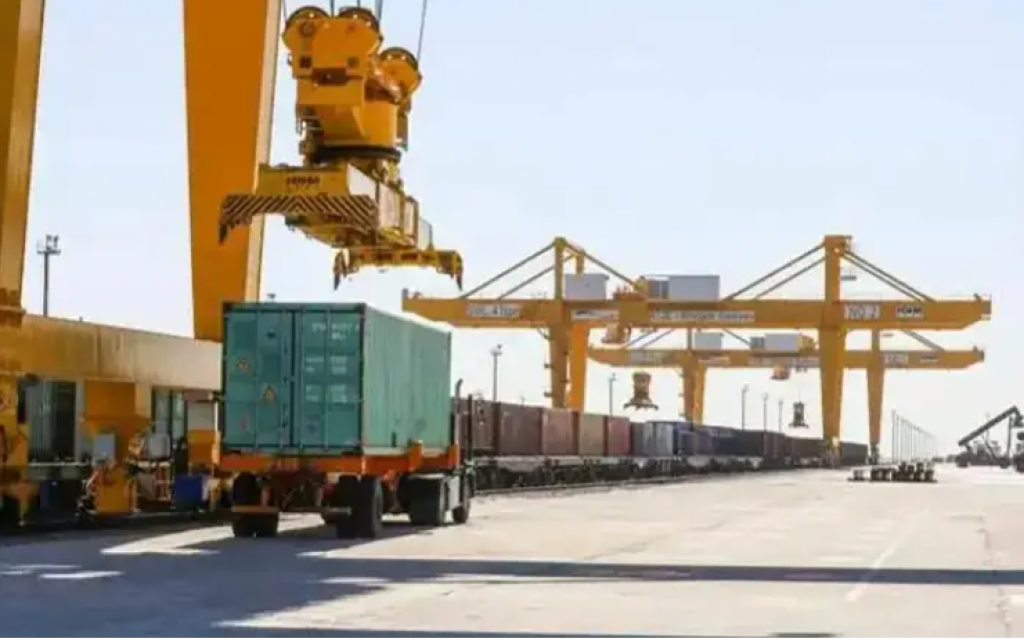 Транскаспийский коридор: Казахстан увеличивает грузоперевозки на 10 млн тонн