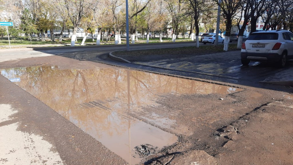 Когда в Караганде заасфальтируют лужу по улице Абая