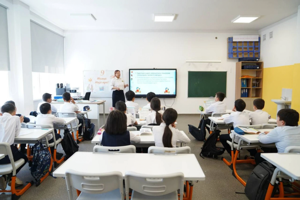 Ранняя профориентация: Министр Бейсембаев рассказал о проекте «Келешек мектептері»