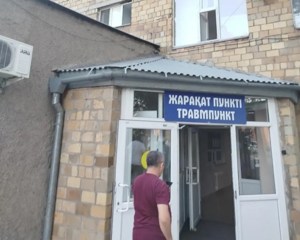 «Даже несколько минут тяжело находиться»: карагандинцы пожаловались на запах краски в травмпункте