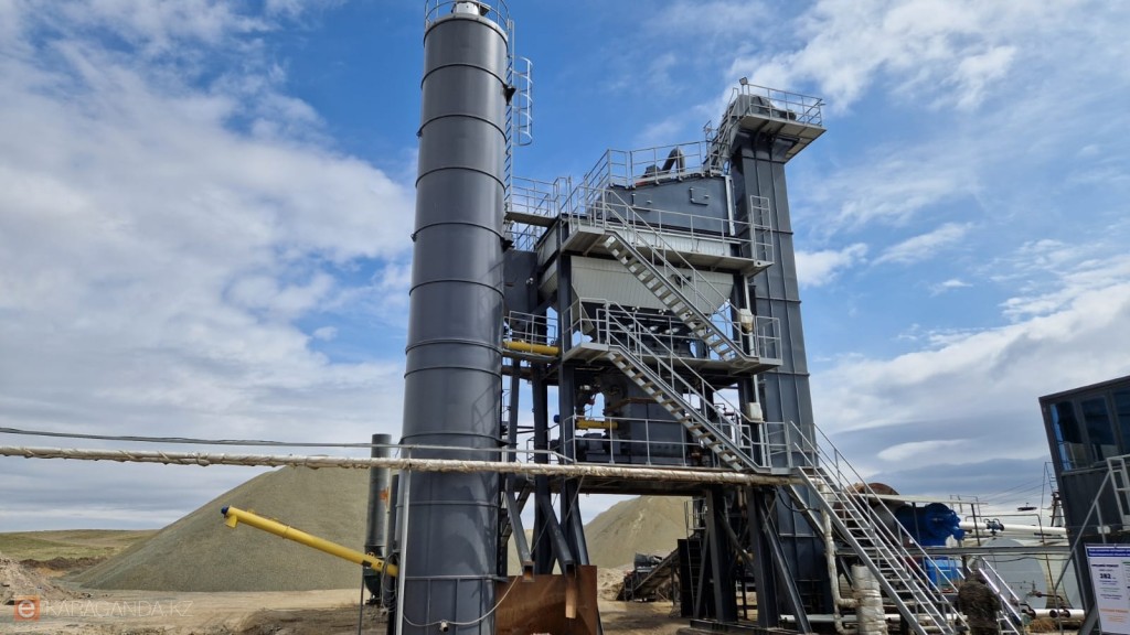 В Карагандинской области стартовал дорожно-строительный сезон