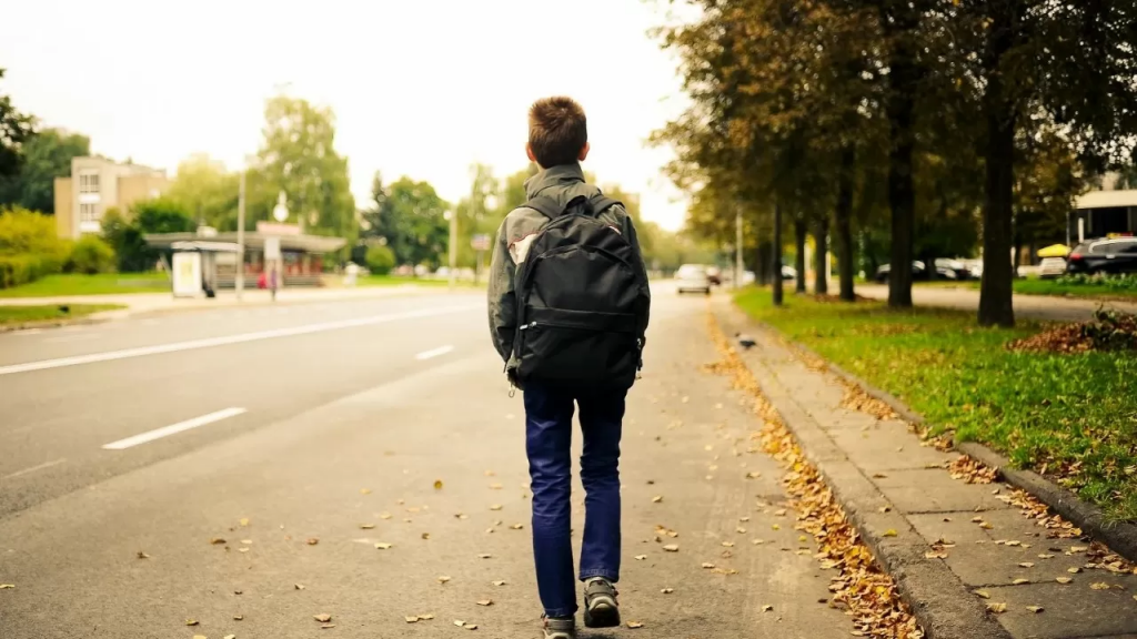 Как в Казахстане планируют ускорить предоставление помощи нуждающимся детям