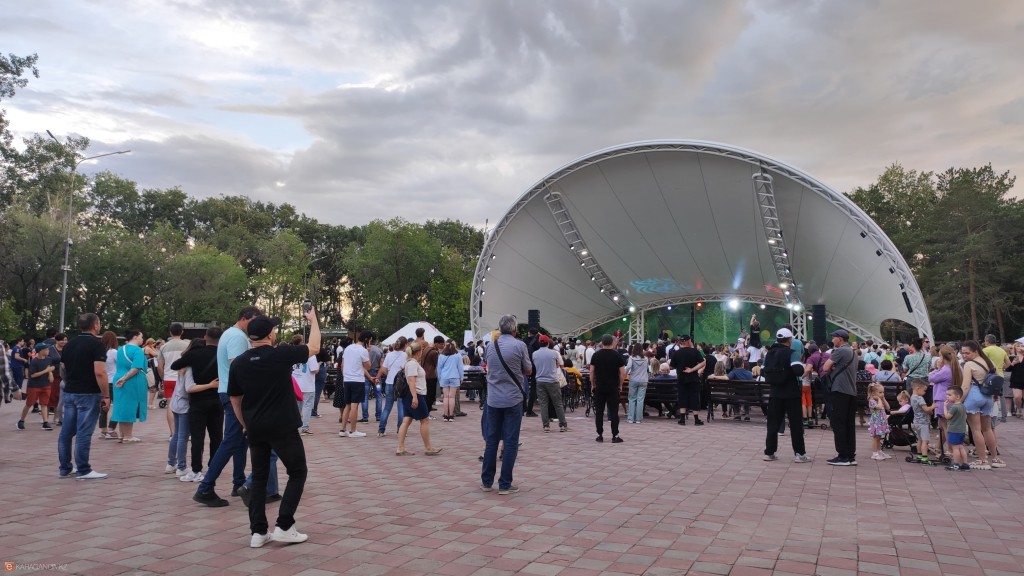 Кино под открытым небом покажут в Центральном парке Караганды
