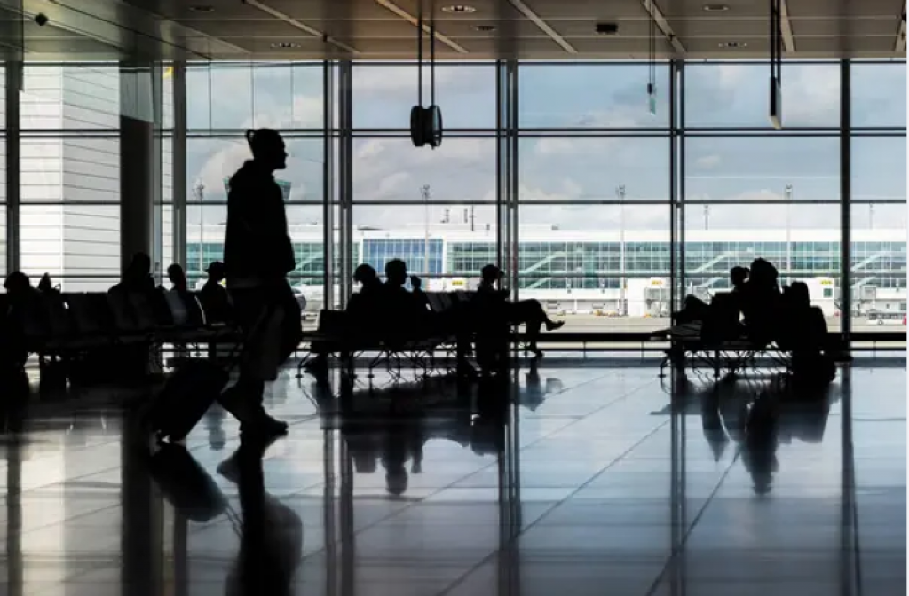 Шутка в аэропорту закончилась уголовным делом для карагандинца