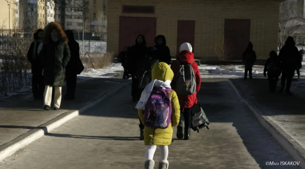 Новая опасная игра стала популярна среди детей в Казахстане: указания дают через Интернет