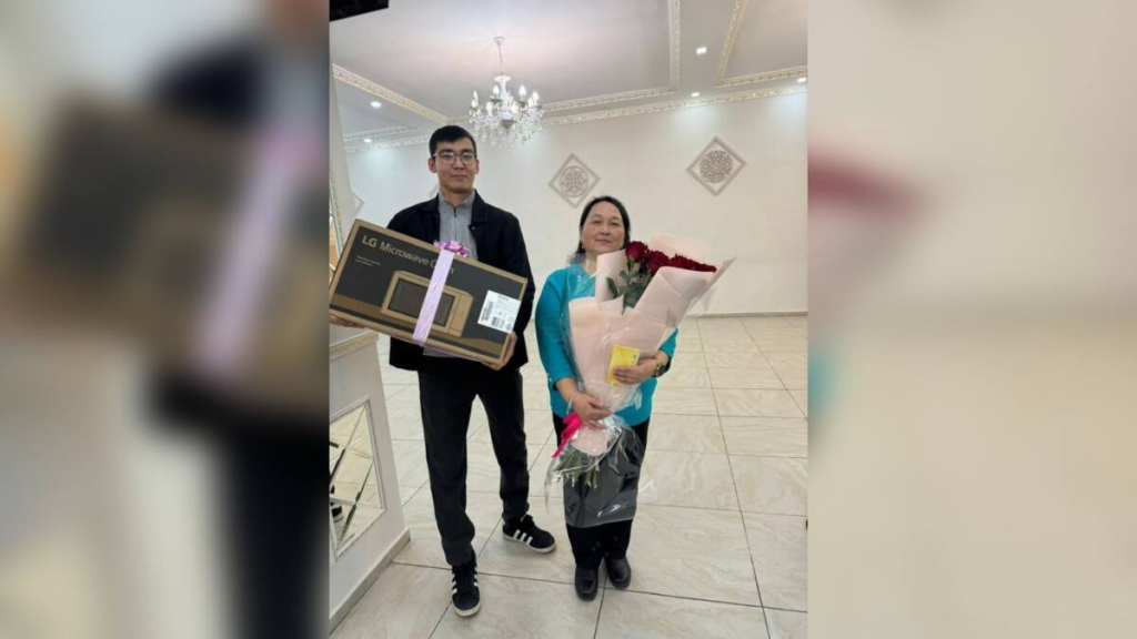 Сотрудницу УИС, проработавшую более 18 лет, проводили на пенсию в Карагандинской области