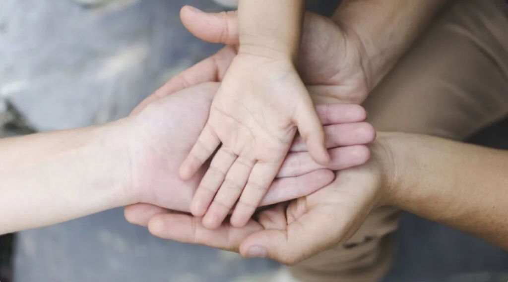 В Казахстане вводят профессиональные приёмные семьи