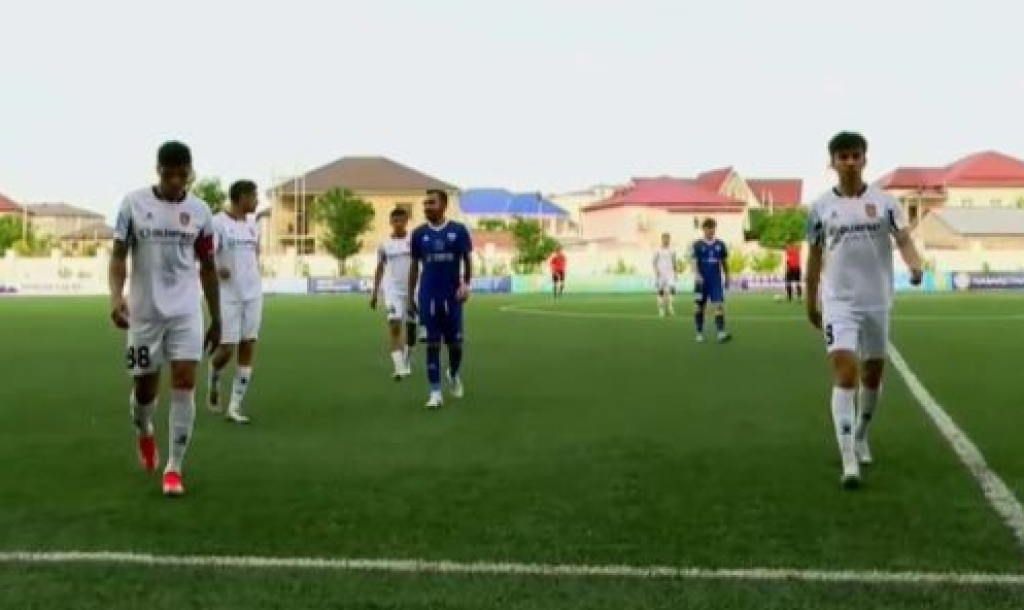 Драма с двумя удалениями и решающим автоголом в матче между карагандинским «Шахтером» и актауским «Каспием»