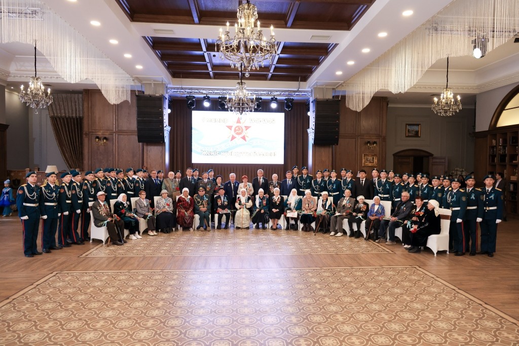 Ермаганбет Булекпаев поздравил ветеранов с предстоящим Днем Победы