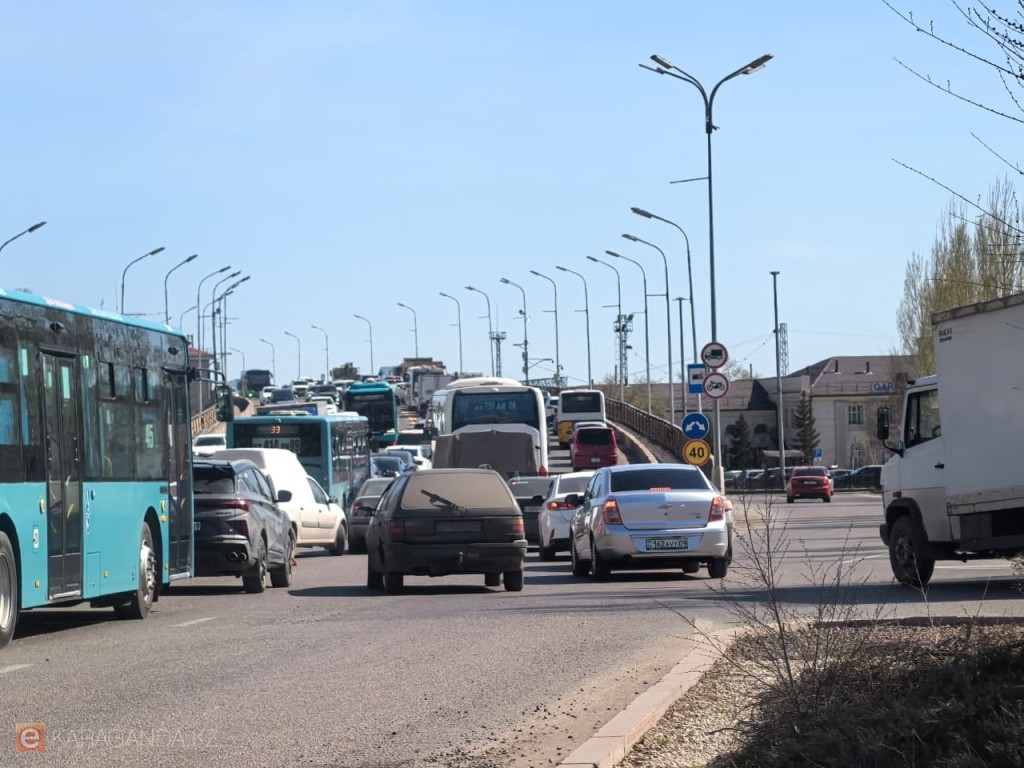 В Караганде ремонт главного моста планируют завершить до конца апреля