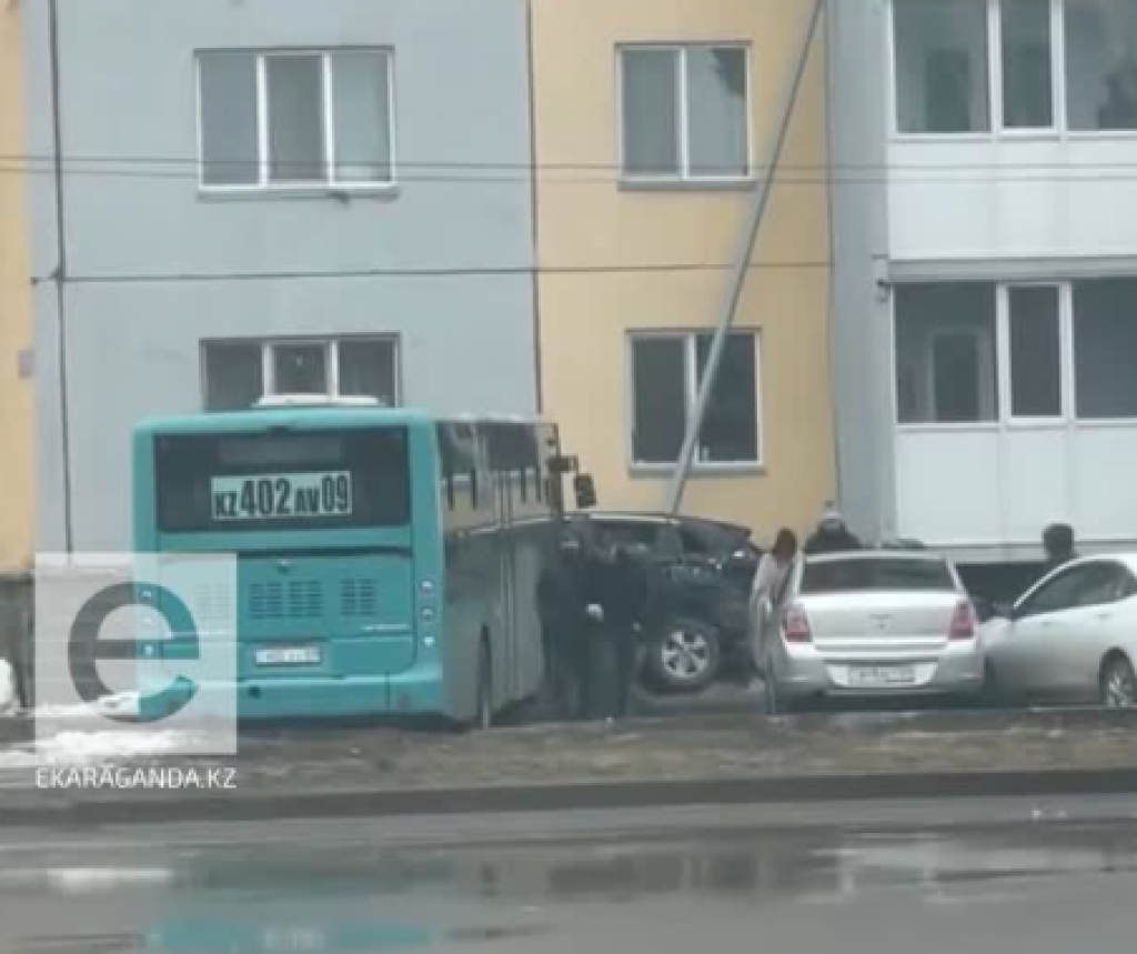 Жалаңаш жапон әйелдерінің жақыннан