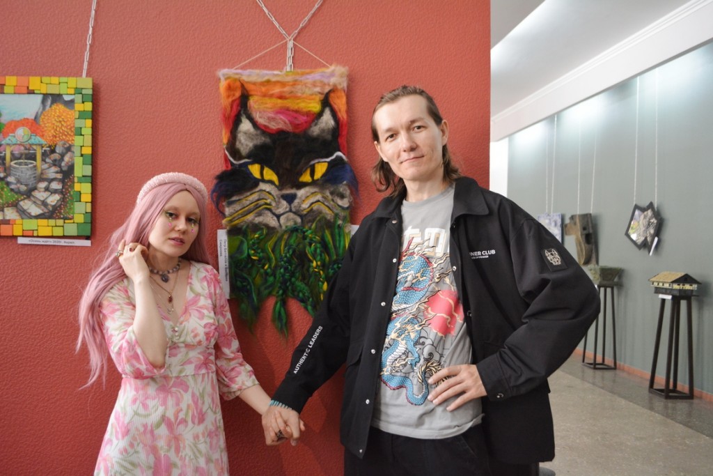 Екі адамға арналған өнер: Қарағандыда жас жұп суретшілердің көрмесі ашылады