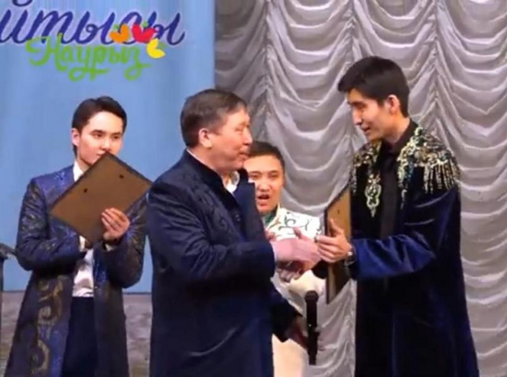 Гран-при республиканского айтыса завоевал акын из Темиртау