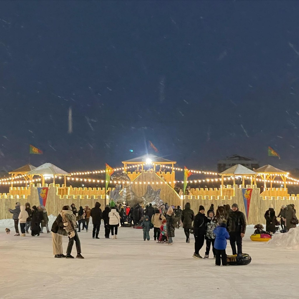 Активисты просят убрать дракона из Центрального парка Караганды