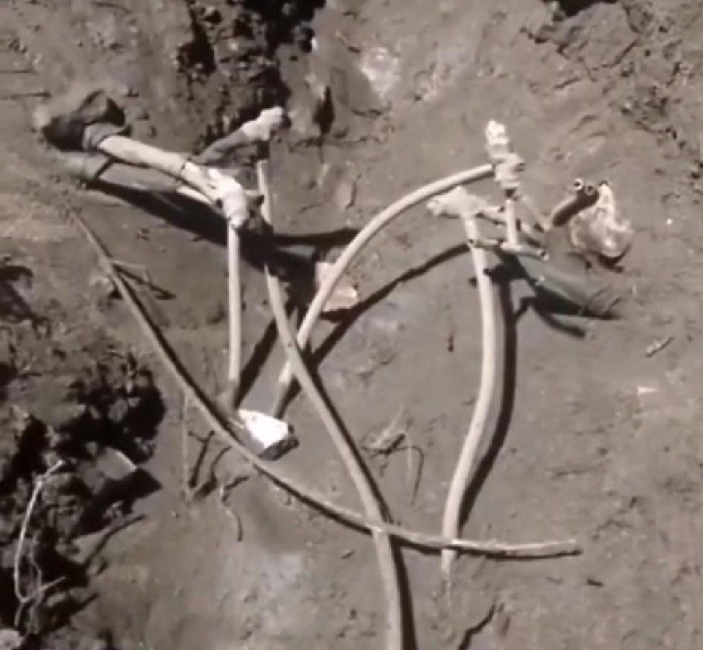 Карагандинцы пожаловались на оголенные провода в парке железнодорожников