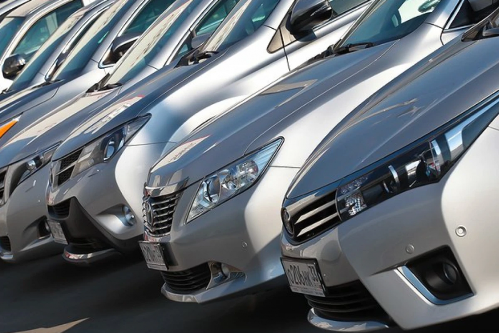 Казахстан планирует запустить программу для внедрения беспилотных автомобилей