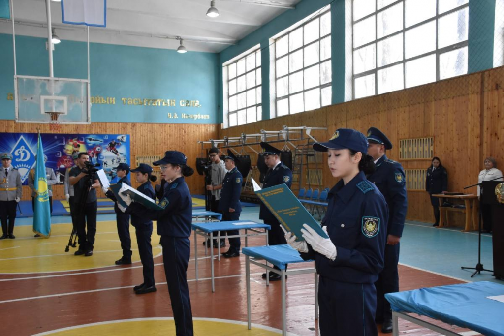 Ученики класса «Жас сақшы» приняли присягу в Караганде