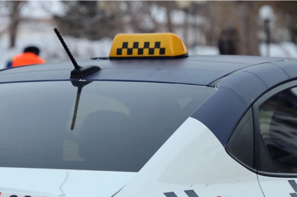 Просил раздвинуть ноги: таксист-извращенец курсировал между Астаной и Карагандой