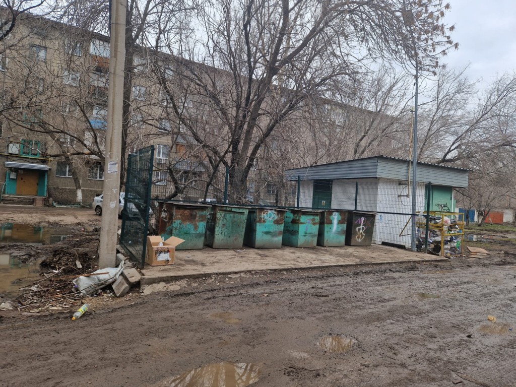 В Караганде старый асфальт используют для отсыпки дорог к площадкам сбора ТБО