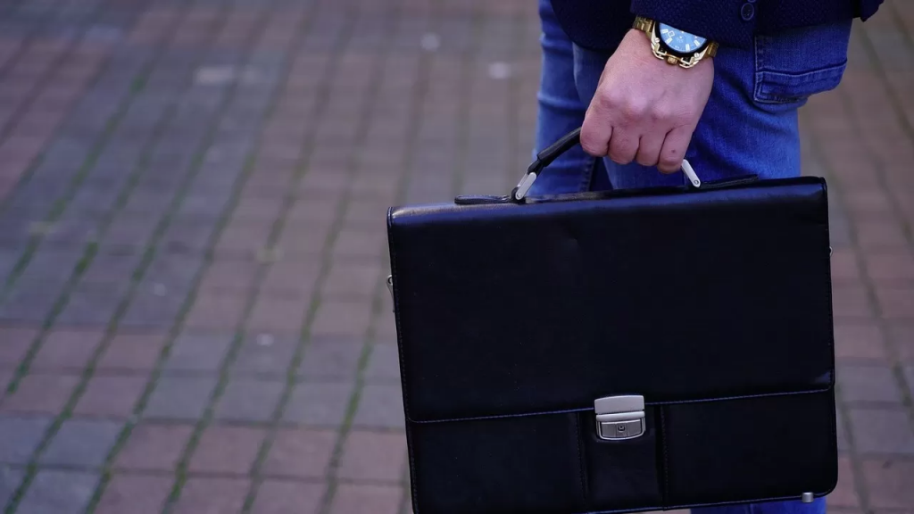 Кричать и устраивать публичную порку считаю неэффективным – премьер