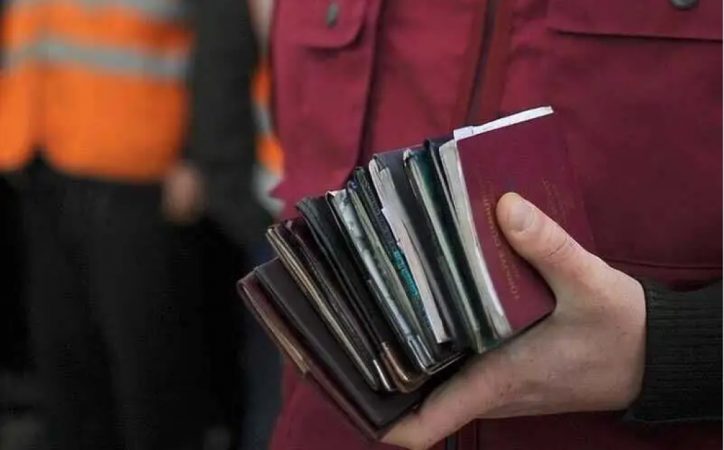 Сколько иностранцев работает в Казахстане