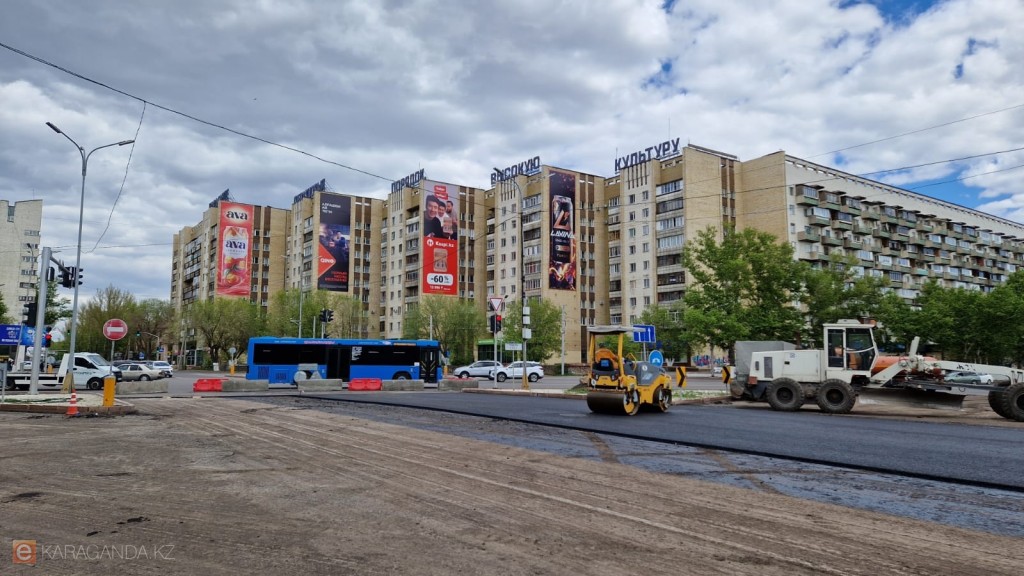 Как в Караганде проходит ремонт дороги по улице Ермекова. Фоторепортаж