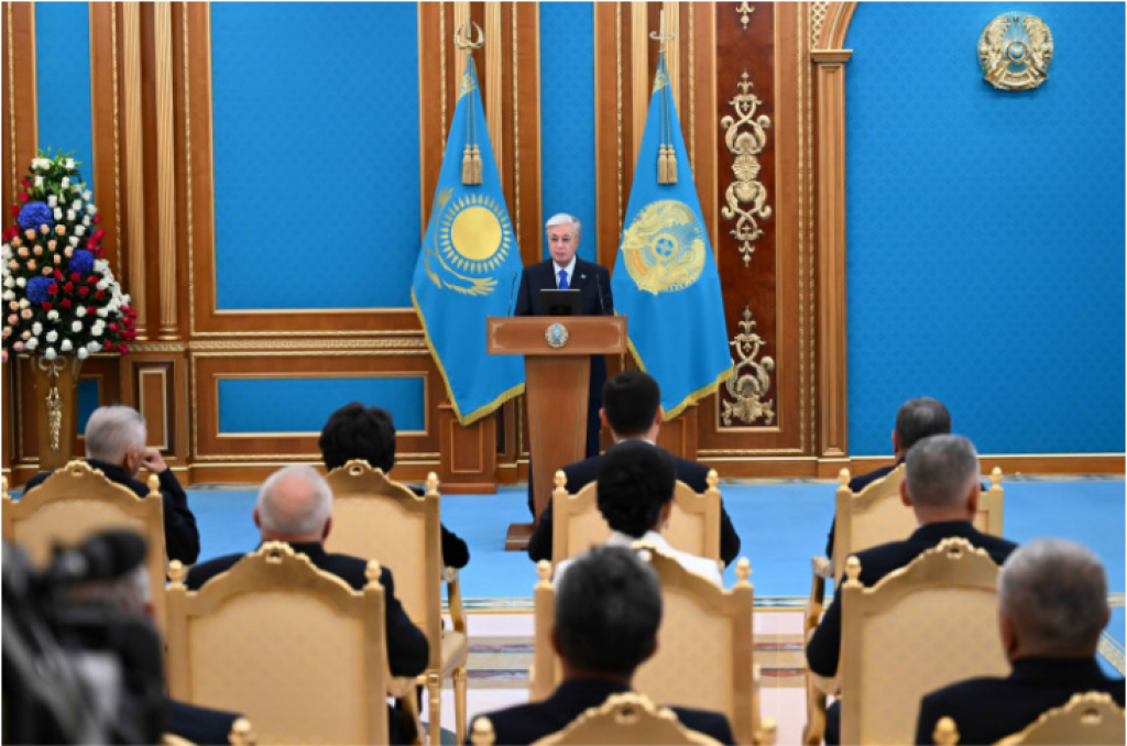 Глава государства поздравил работников нефтегазовой отрасли