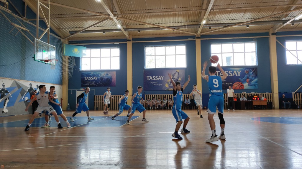 Карагандинская юношеская команда по баскетболу обошла Петропавловск на чемпионате РК