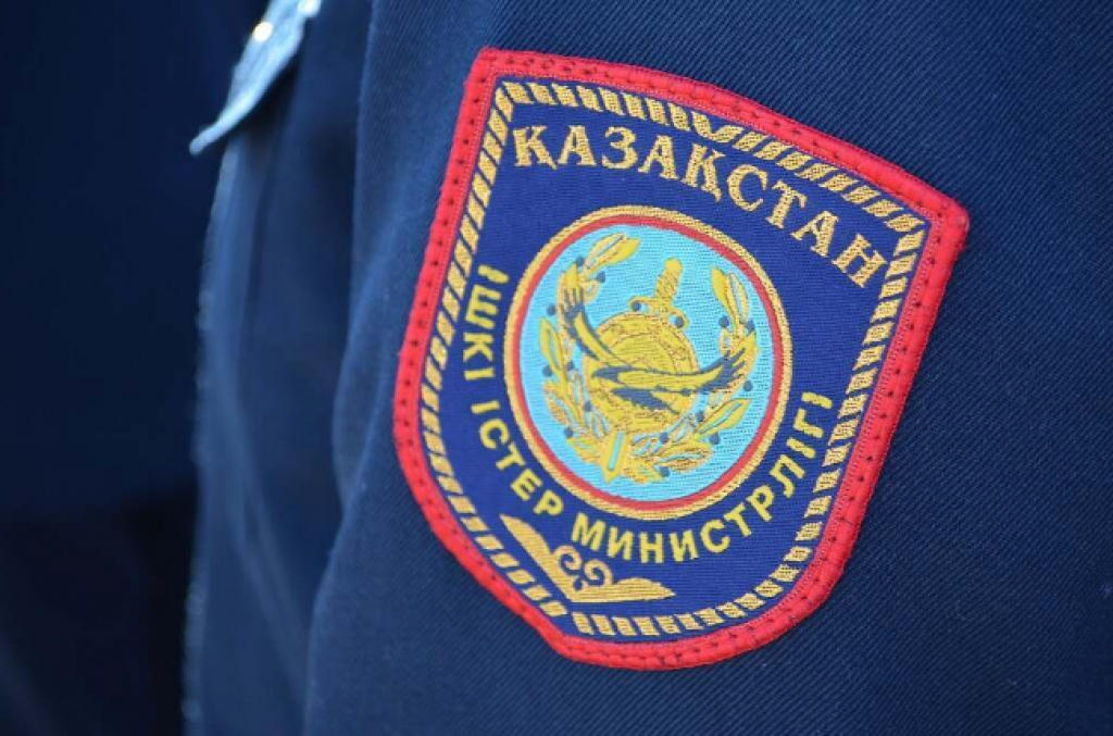 Мужчина разбил стенку гаража и вынес все имущество в Караганде